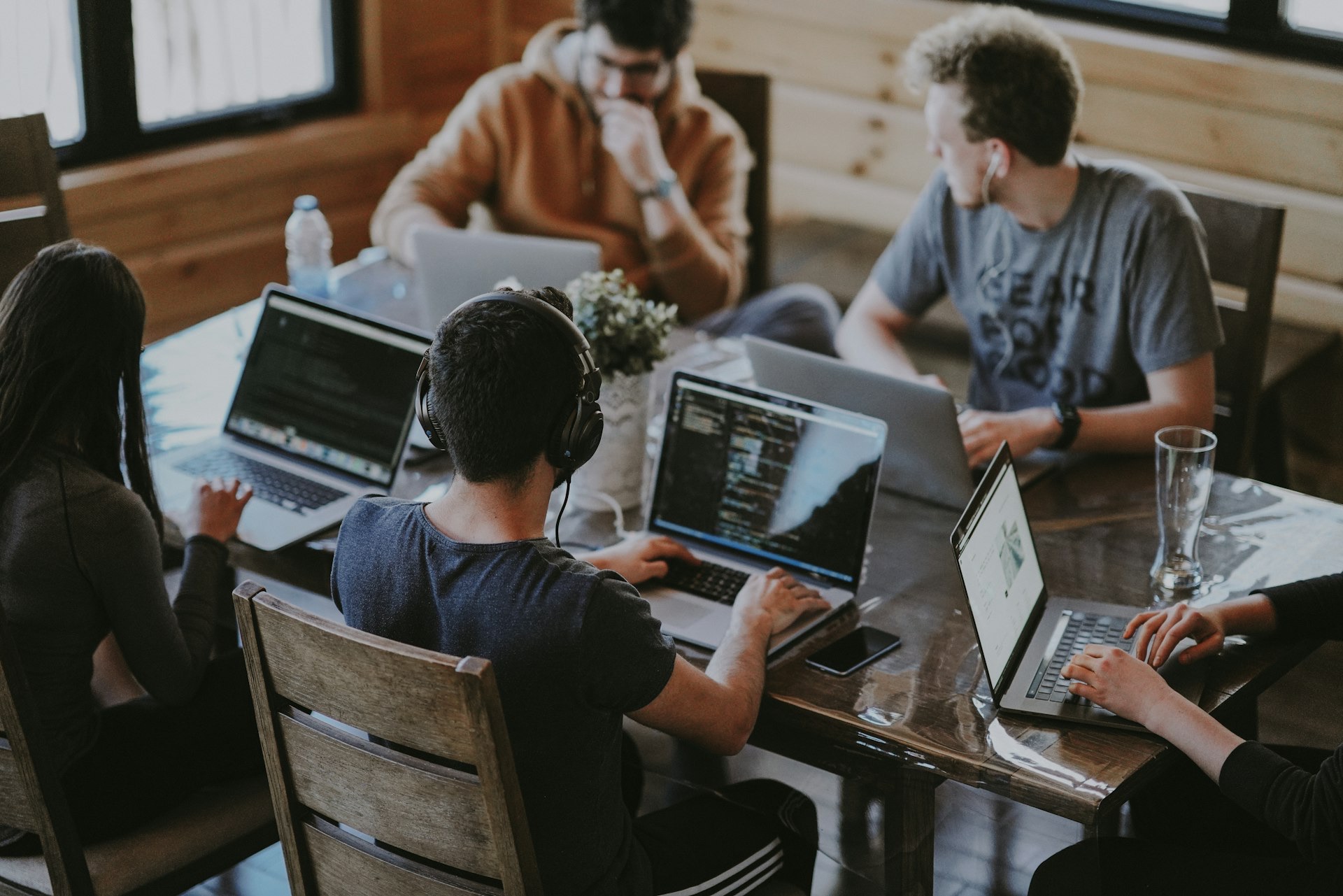 Le studio Webencrau — équipe et expertise digitale